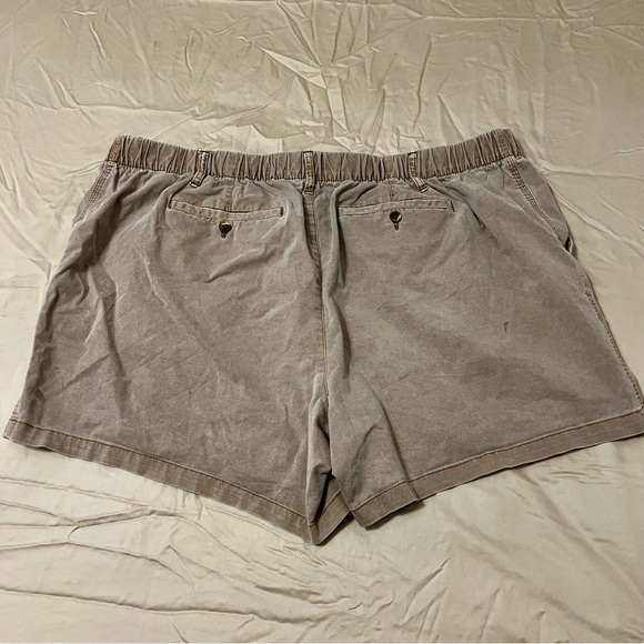 Old Navy Everyday Chino Shorts in Tan - Picture 4 of 6